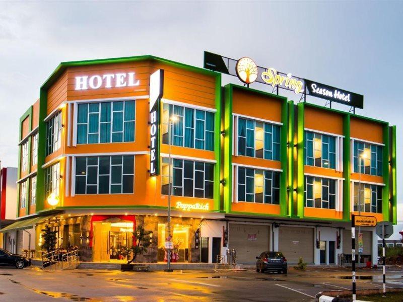 Spring Season Hotel Muar Exterior photo