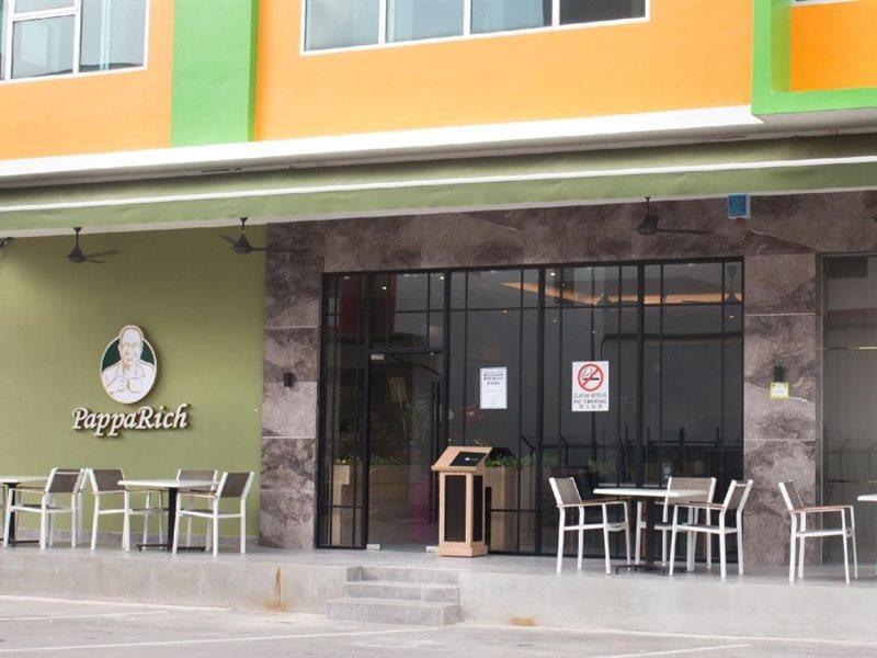 Spring Season Hotel Muar Exterior photo