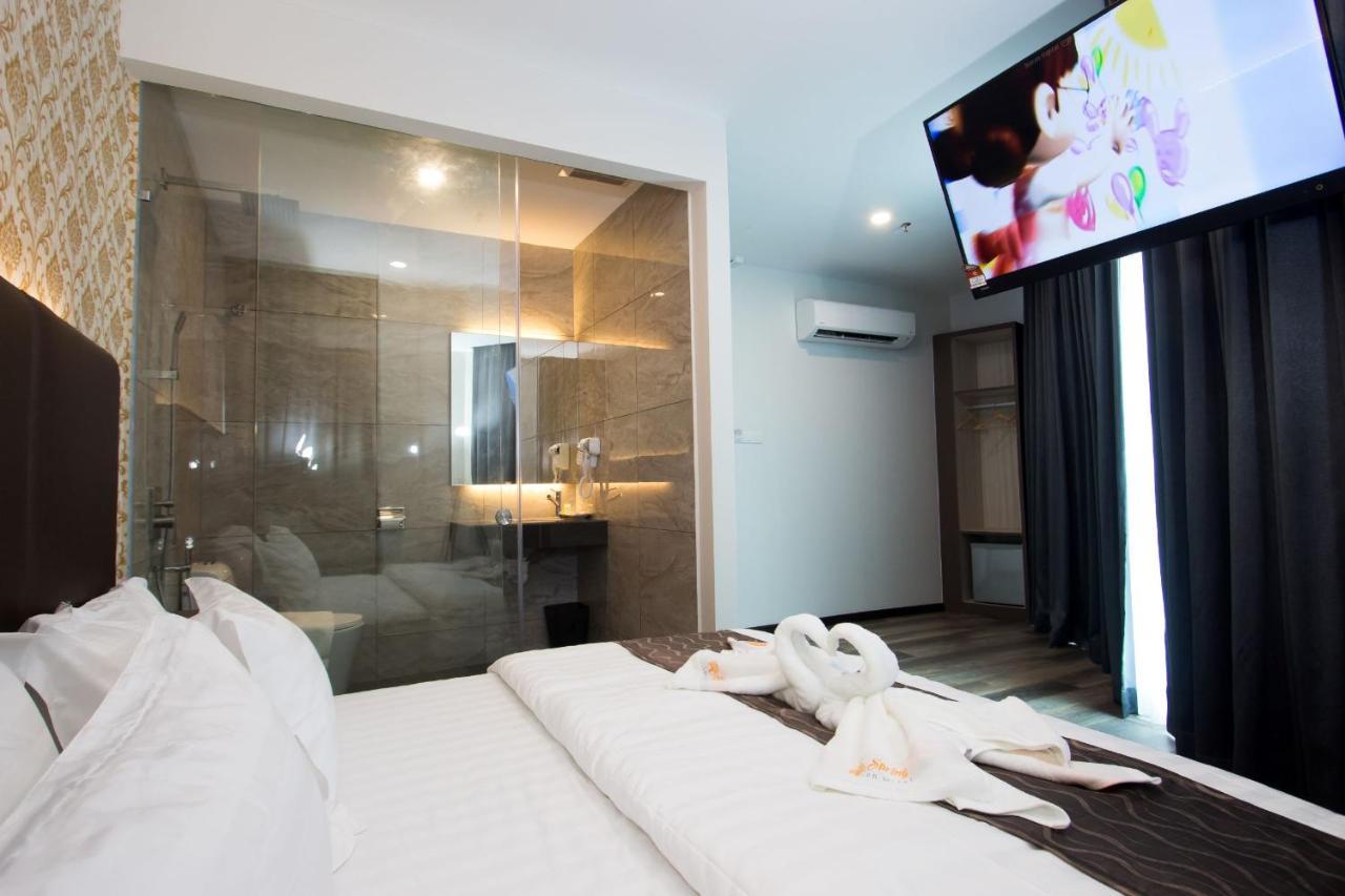 Spring Season Hotel Muar Exterior photo