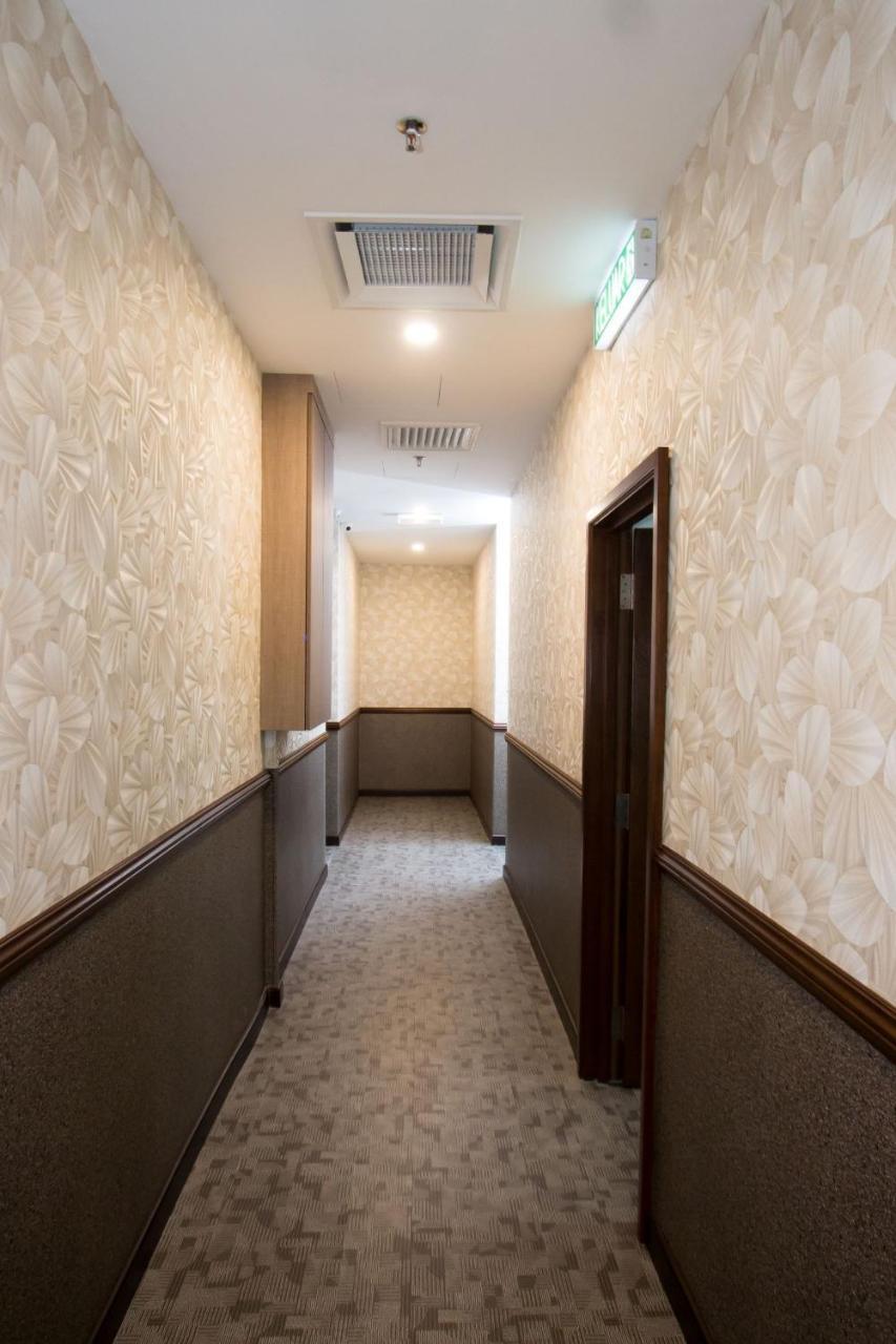 Spring Season Hotel Muar Exterior photo